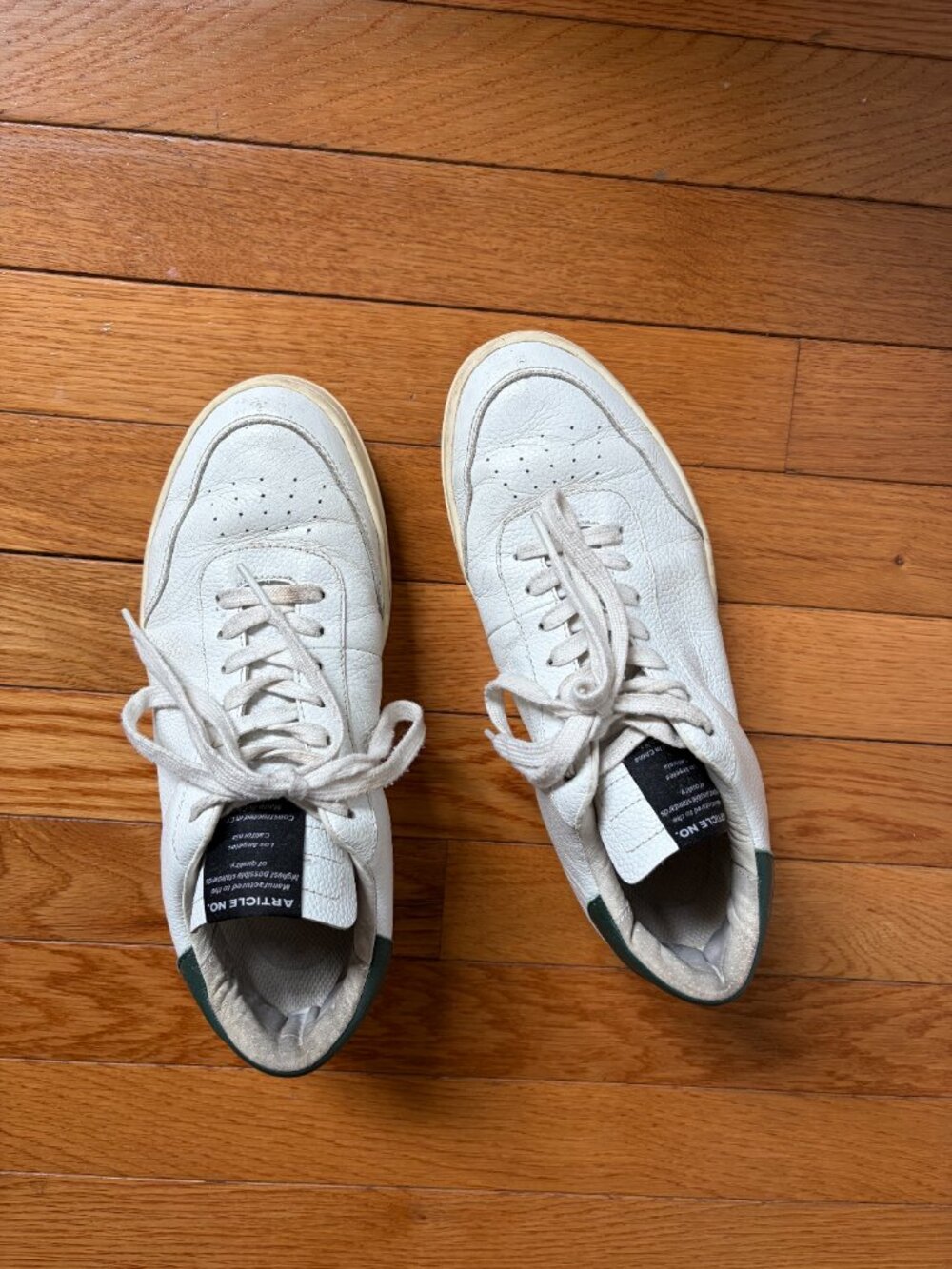 Article No Sneakers